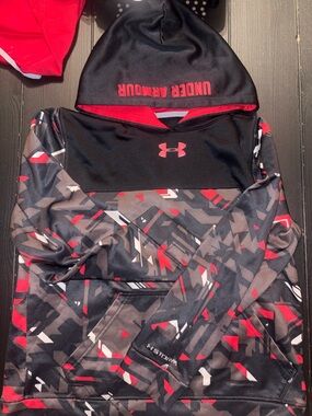 Under Armour Black, Red & White Geo-Print Hooded Pullover